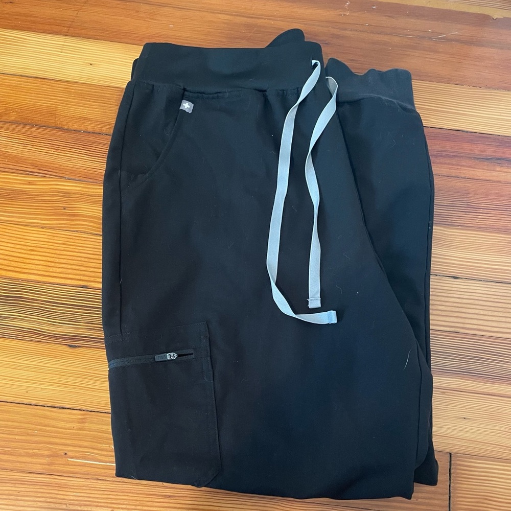 Figs Black Women's Pants - Picture 3 of 6